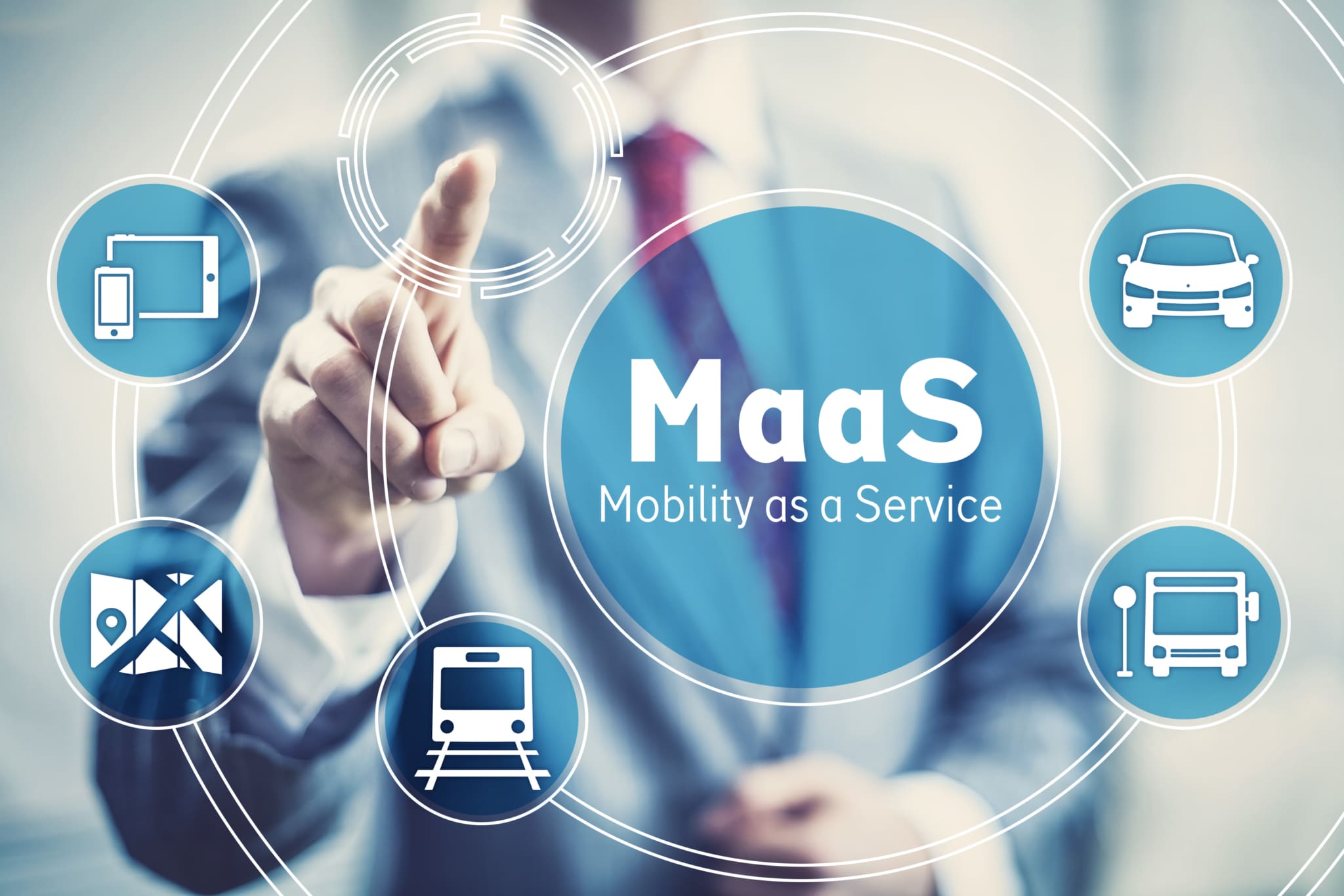 MaaS – Mobility as a Service Konzept mit digitalen Symbolen für multimodale Mobilitätslösungen wie Auto, Bus, Bahn, Navigation und mobile Apps, dargestellt durch eine moderne Benutzeroberfläche mit Touchscreen